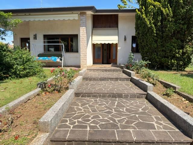 Villa Indipendente in vendita a Pasian Di Prato, Friuli-Venezia Giulia