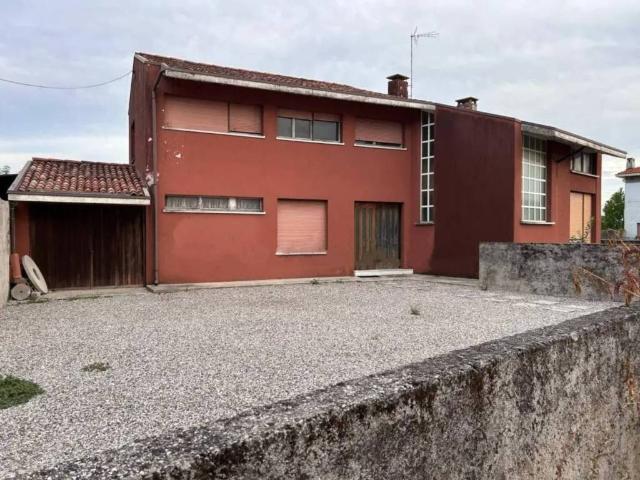 Villa Indipendente in vendita a Pasian Di Prato, Friuli-Venezia Giulia