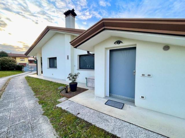 Villa Indipendente in vendita a Pasiano Di Pordenone, Friuli-Venezia Giulia