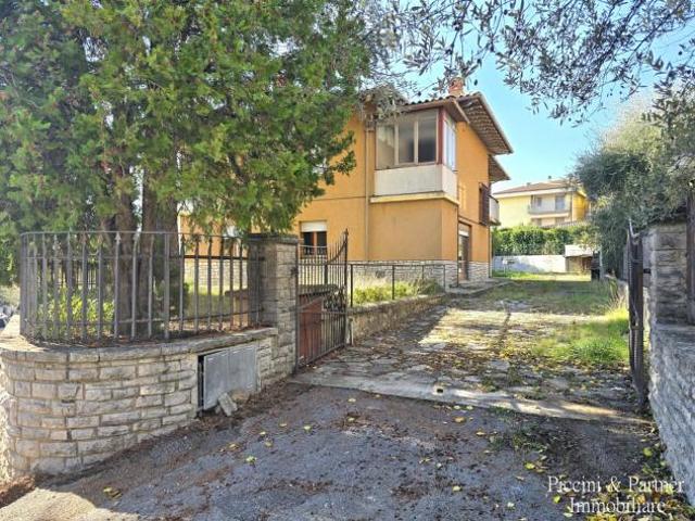 Villa Indipendente in vendita a Passignano Sul Trasimeno, Umbria