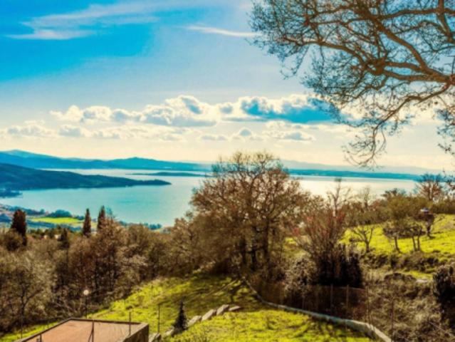 Villa Indipendente in vendita a Passignano Sul Trasimeno, Umbria
