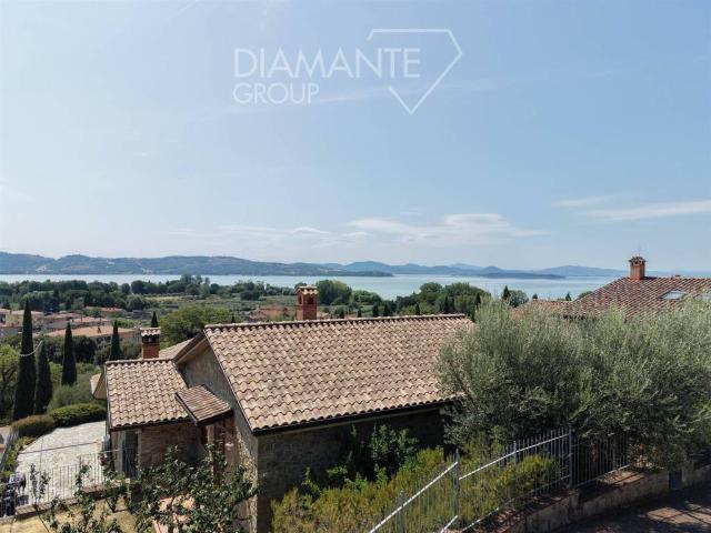 Villa Indipendente in vendita a Cerqueto, Passignano Sul Trasimeno