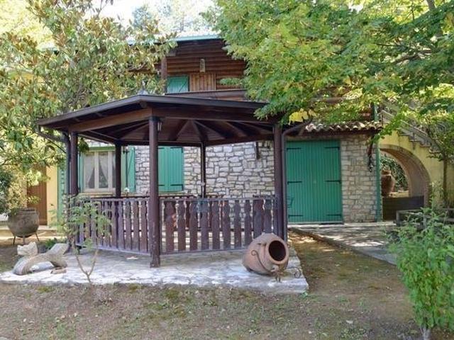 Villa Indipendente in vendita a Passignano Sul Trasimeno, Umbria