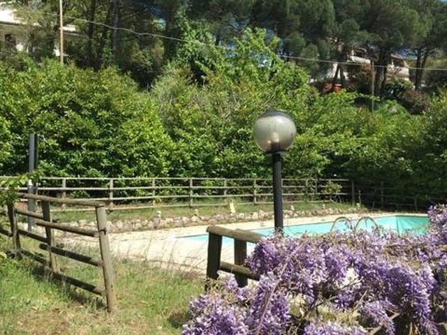 Villa Indipendente in vendita a Passignano Sul Trasimeno, Umbria