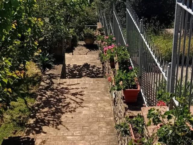 Villa Indipendente in vendita a Cerqueto, Passignano Sul Trasimeno