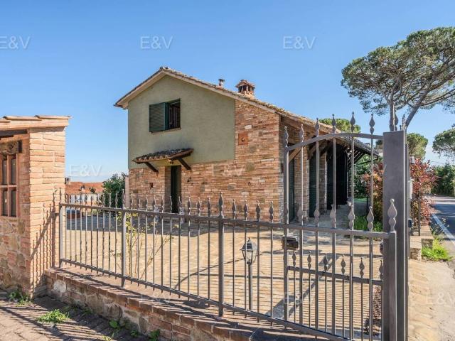 Villa Indipendente in vendita a Passignano Sul Trasimeno, Umbria