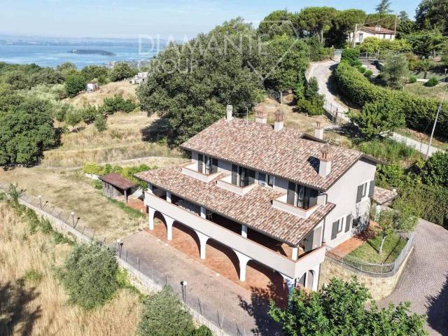 Villa Indipendente in vendita a Passignano Sul Trasimeno, Umbria