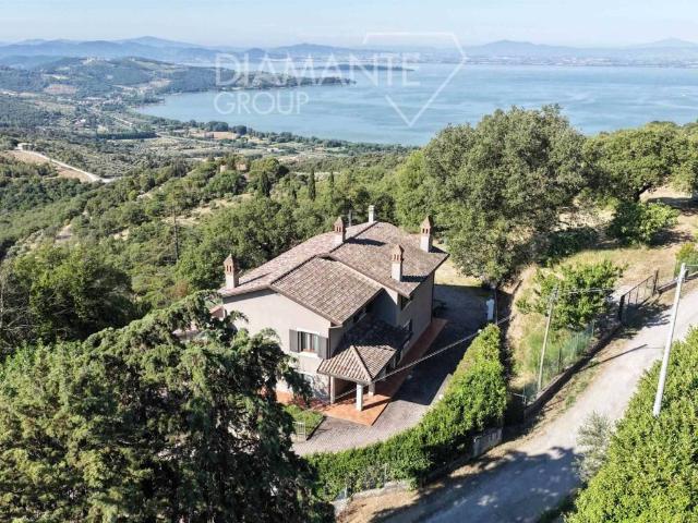 Villa Indipendente in vendita a Passignano Sul Trasimeno, Umbria