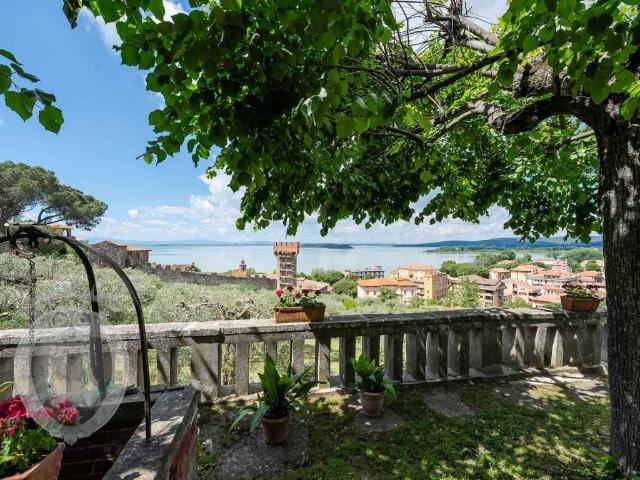 Villa Indipendente in vendita a Passignano Sul Trasimeno, Umbria