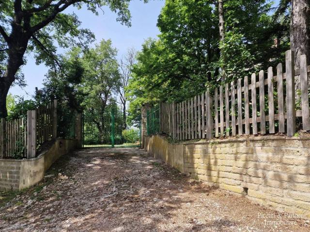 Villa Indipendente in vendita a Passignano Sul Trasimeno, Umbria