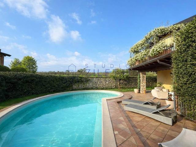 Villa Indipendente in vendita a Passirano, Lombardia