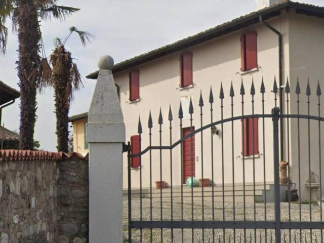 Villa Indipendente in vendita a Passirano, Lombardia