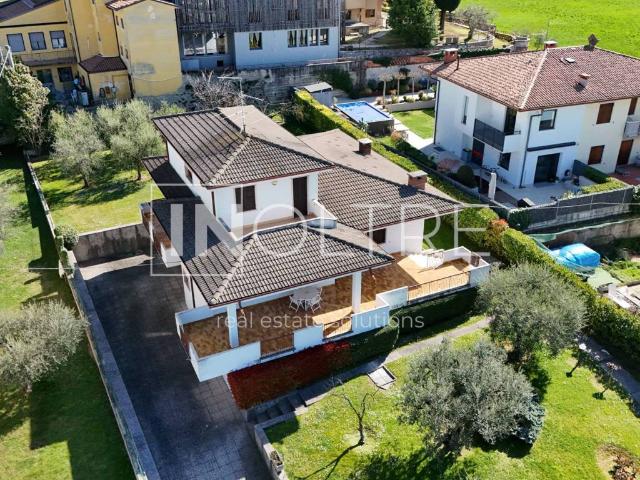 Villa Indipendente in vendita a Pastrengo, Veneto