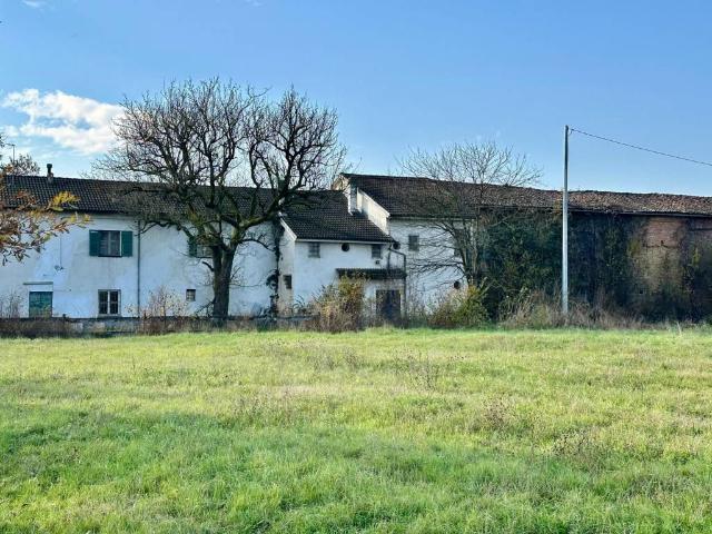 Villa Indipendente in vendita a Basaluzzo, Alessandria