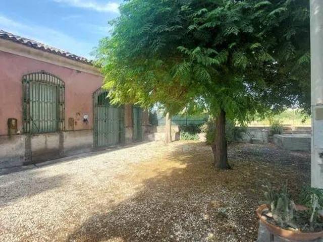 Villa Indipendente in vendita a Paternò, Sicilia