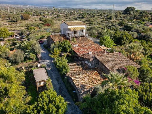 Villa Indipendente in vendita a Santa Maria Di Licodia, Sicilia