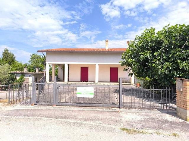 Villa Indipendente in vendita a Paternopoli, Campania