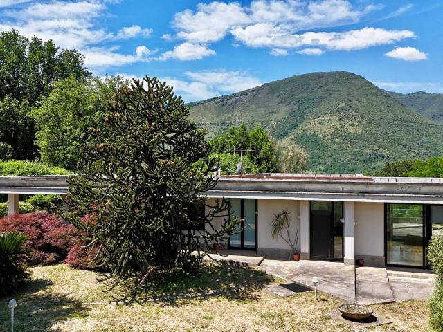 Villa Indipendente in vendita a Patrica, Lazio