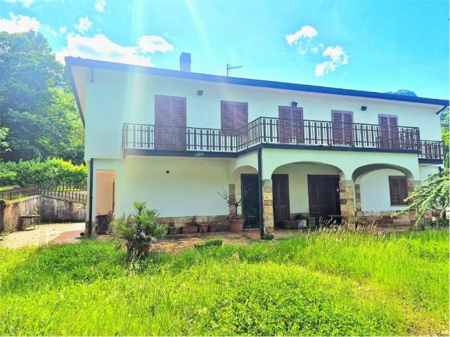 Villa Indipendente in vendita a Patrica, Lazio