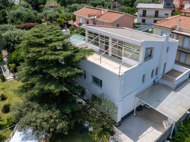 Villa Indipendente in vendita a Patti, Sicilia