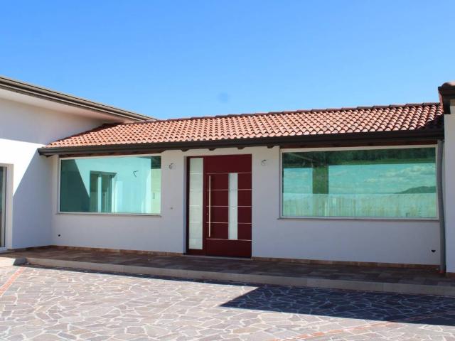 Villa Indipendente in vendita a Patti, Sicilia