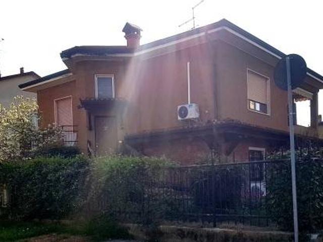 Villa Indipendente in vendita a Paullo, Lombardia