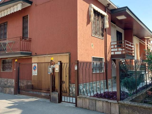 Villa Indipendente in vendita a Paullo, Lombardia
