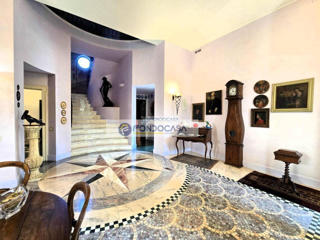 Villa Indipendente in vendita a Pavia, Lombardia