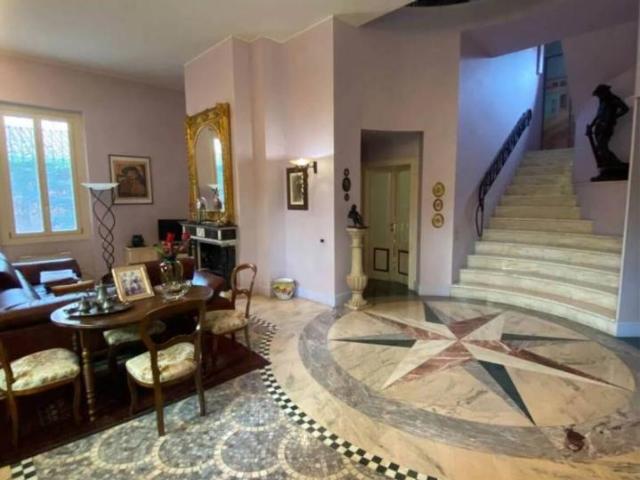 Villa Indipendente in vendita a Pavia, Lombardia