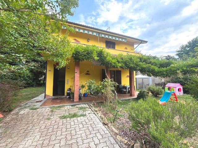 Villa Indipendente in vendita a Sora, Pavia