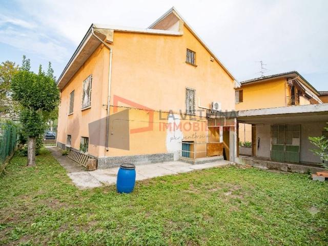 Villa Indipendente in vendita a Vallone, Pavia