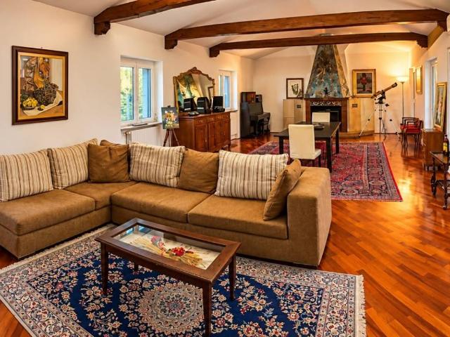 Villa Indipendente in vendita a Cascina Madonnina, Pavia