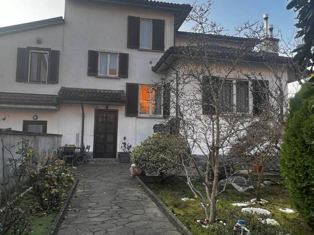 Villa Indipendente in vendita a San Pietro in Verzolo, Pavia