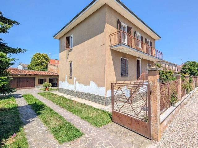 Villa Indipendente in vendita a Trovamala, Pavia