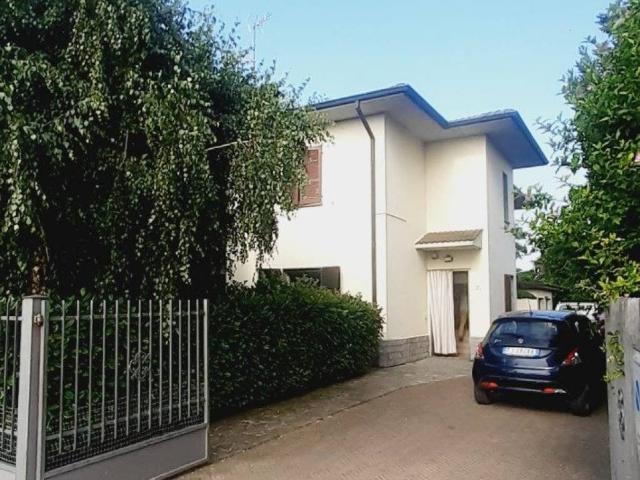 Villa Indipendente in vendita a Cascina Vignazza, Pavia