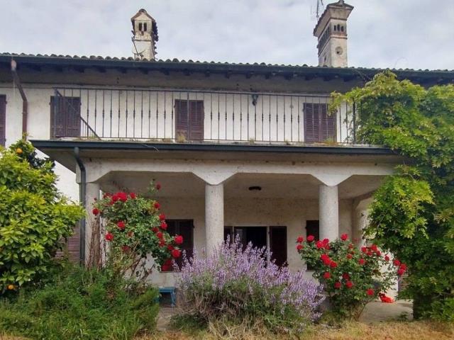Villa Indipendente in vendita a Pavia, Lombardia