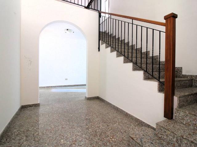 Villa Indipendente in vendita a Pavia, Lombardia