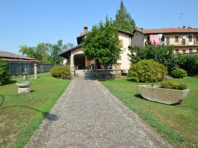 Villa Indipendente in vendita a San Pietro in Verzolo, Pavia