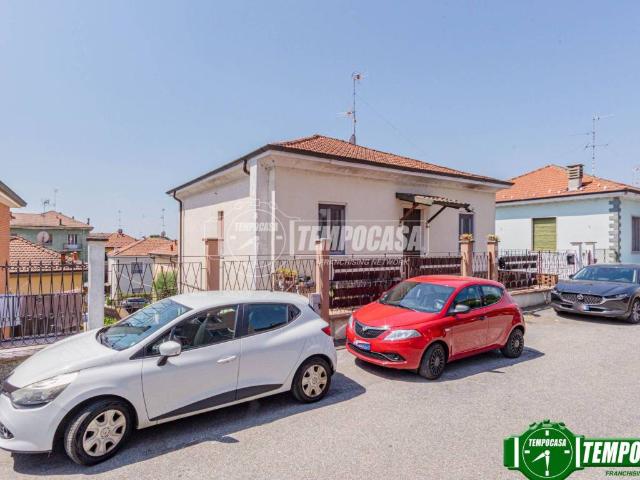 Villa Indipendente in vendita a San Pietro in Verzolo, Pavia
