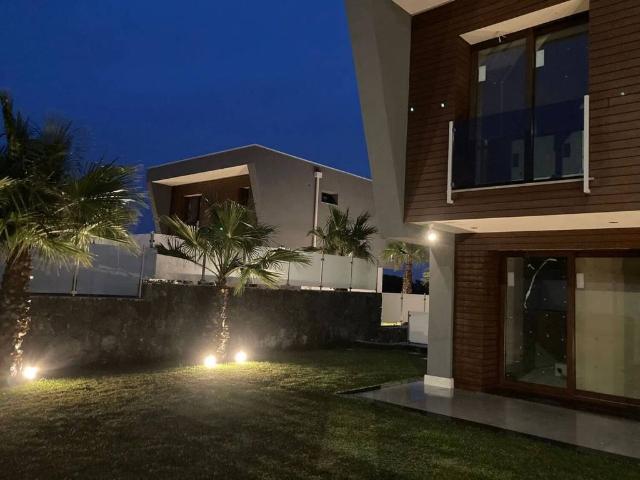 Villa Indipendente in vendita a Pedara, Sicilia