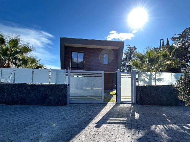 Villa Indipendente in vendita a Pedara, Sicilia