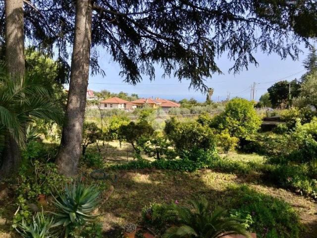 Villa Indipendente in vendita a Pedara, Sicilia