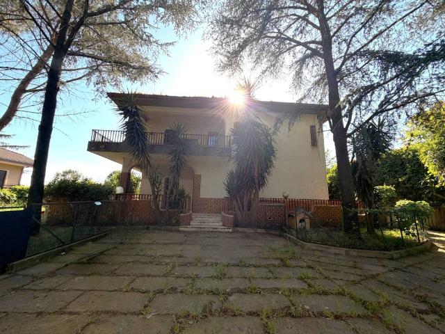 Villa Indipendente in vendita a Pedara, Sicilia