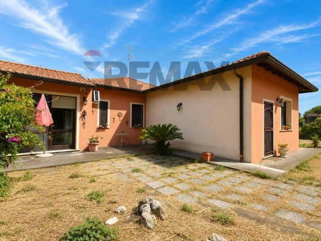 Villa Indipendente in vendita a Pedara, Sicilia