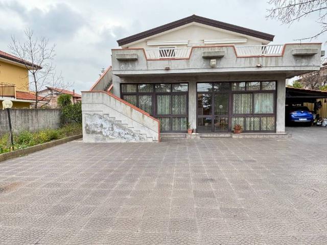 Villa Indipendente in vendita a Pedara, Sicilia