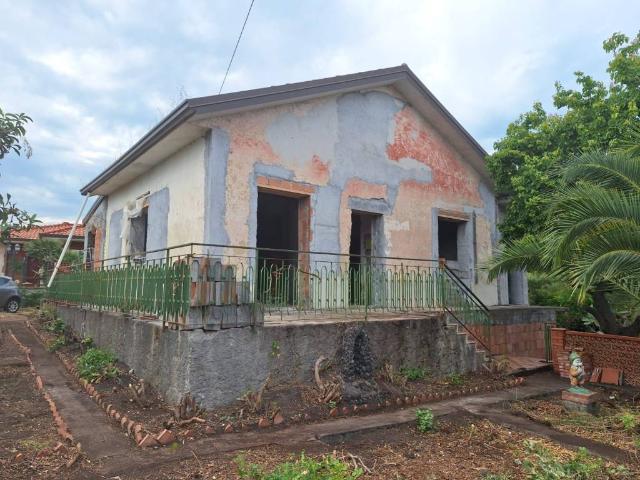 Villa Indipendente in vendita a Pedara, Sicilia