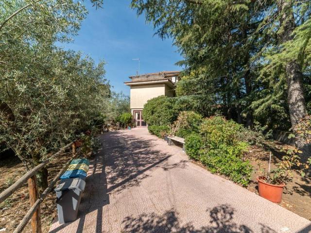 Villa Indipendente in vendita a Pedara, Sicilia