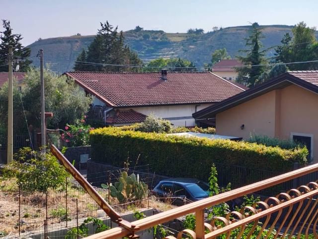 Villa Indipendente in vendita a Pedara, Sicilia