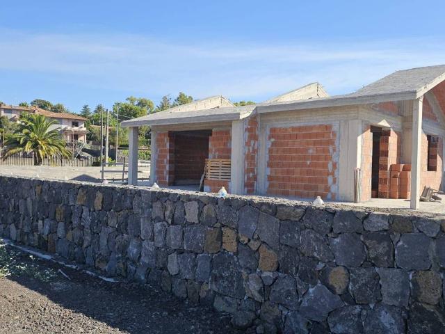 Villa Indipendente in vendita a Pedara, Sicilia