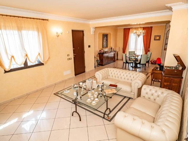 Villa Indipendente in vendita a Pedara, Sicilia